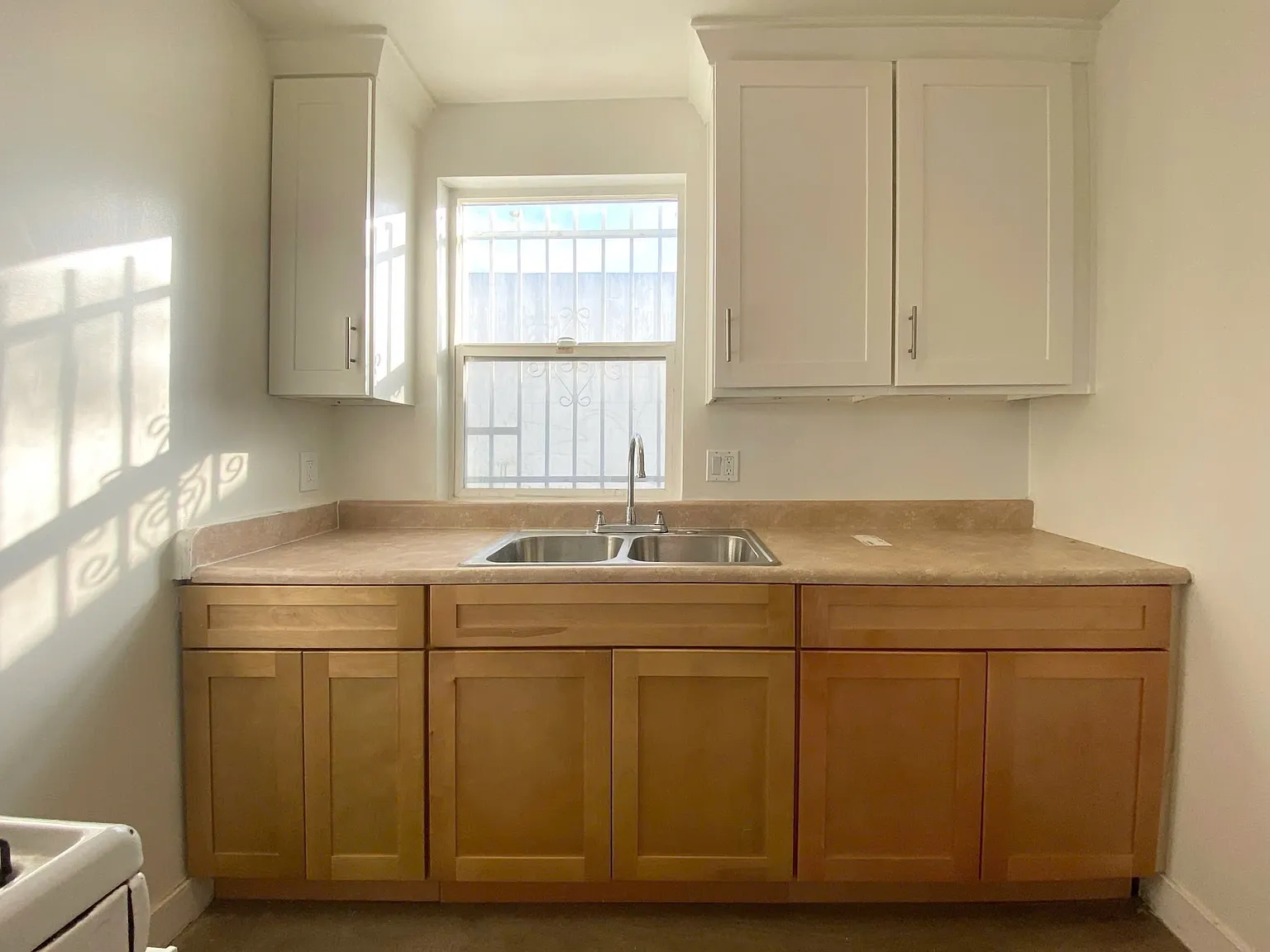 1 bed, 700 sqft, $1,800 — Photo 2