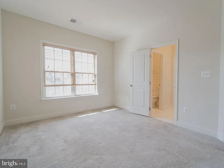 22595 Windsor Locks Sq — Photo 47