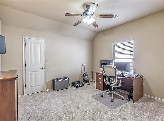5th image of 1108 S Laurel Ave