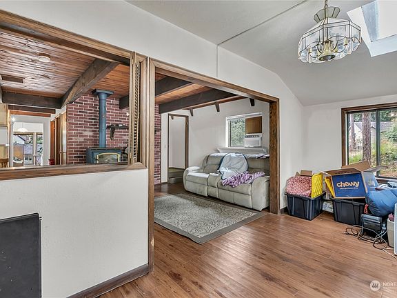 5th image of 18228 Rockwood Court SE
