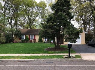 5 Tanglewood Dr, Barnegat, NJ 08005