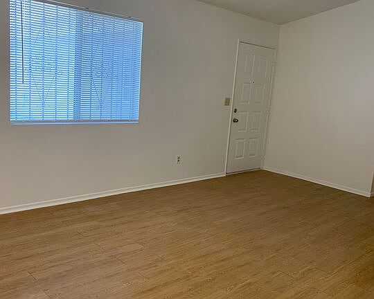 3rd image of 412 Arroyo Seco Ln
