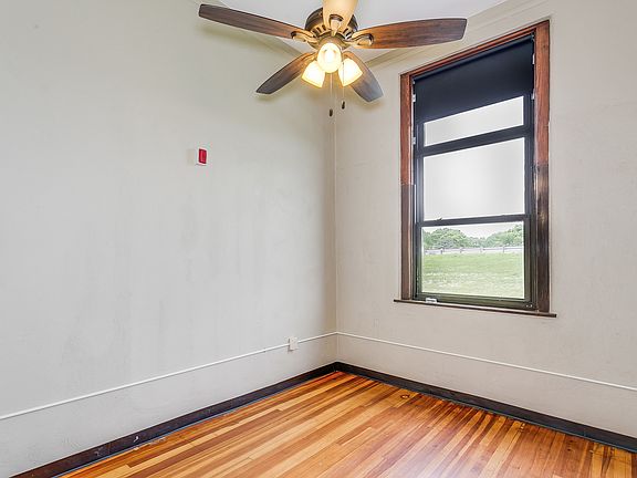 5th image of 3003 E Kellogg Dr APT 204