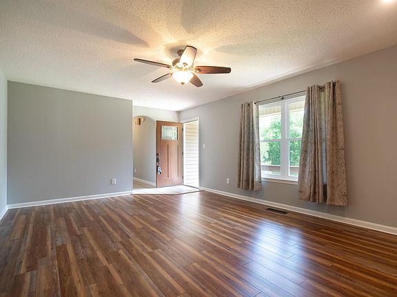5th image of 3990 Black Hawk Dr