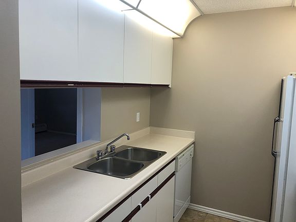 3rd image of 418 120th St NW