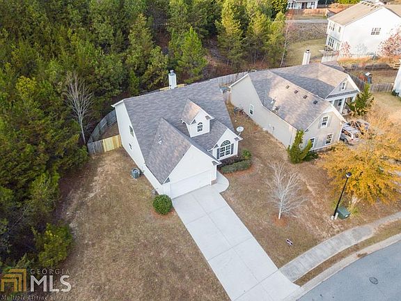2nd image of 34 Crockett Dr