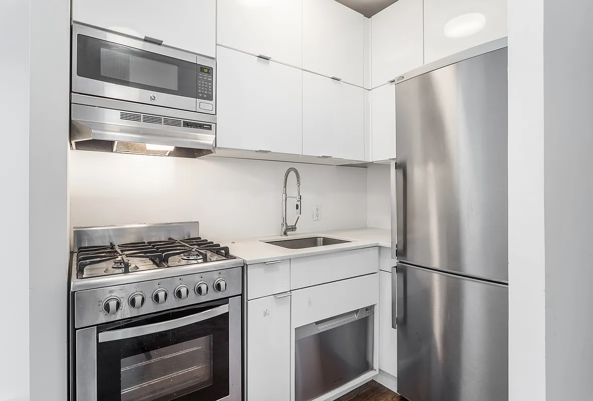 117 East 7th Street — Photo 1