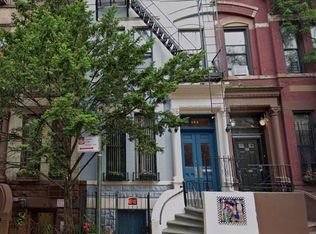 106 E 10th St, New York, NY 10003