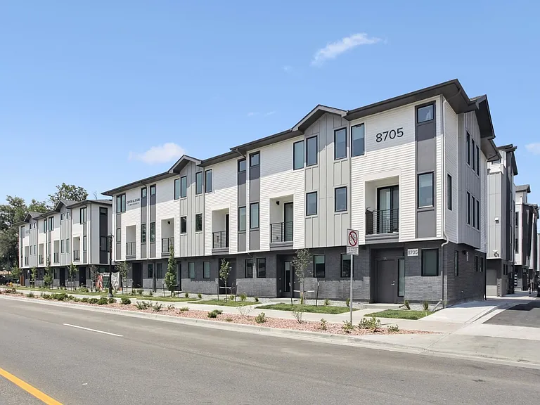 Central Park Townhomes — Photo 16