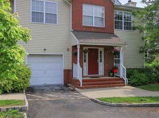 18 Forest Dr #18, Piscataway, NJ 08854