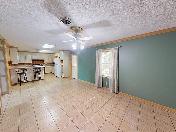 2nd image of 513 Glover St