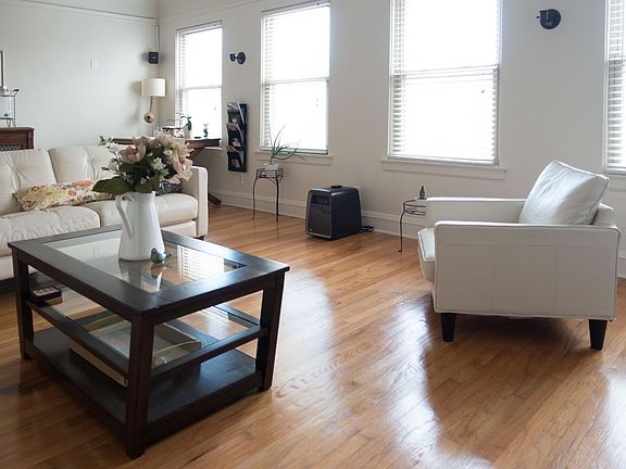 2nd image of 6150 N Hamilton Ave APT 3