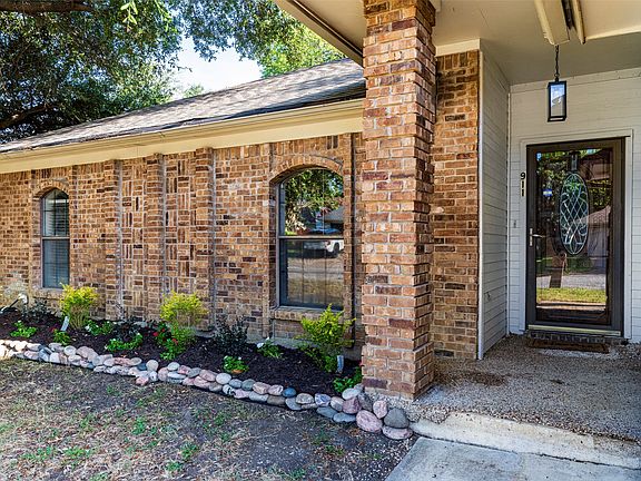 5th image of 911 Gwinnett Cir