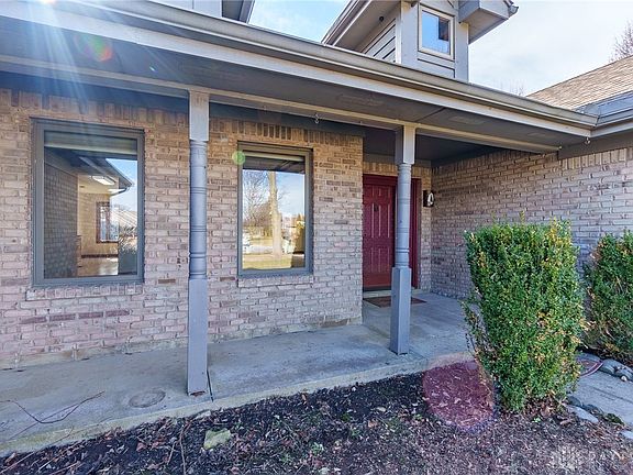 3rd image of 240 Fivepines Ct