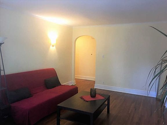 4th image of 2221 W Arthur Ave #1