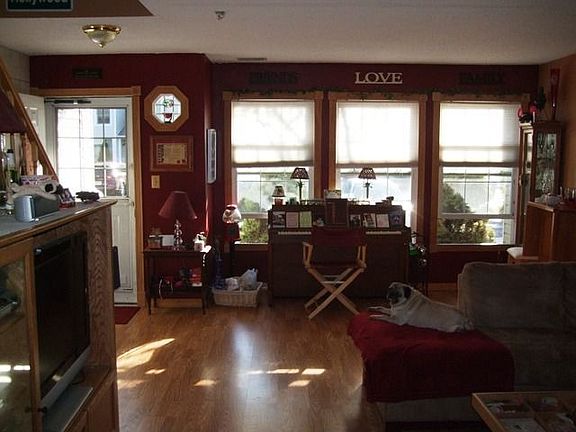3rd image of 105 Michele Way