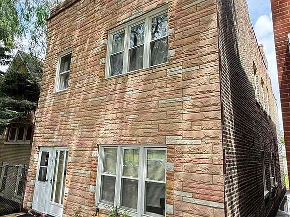 2nd image of 906 W 36th St
