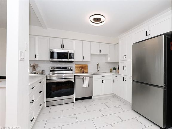 4th image of 1270 Maple Crossing Blvd #1004