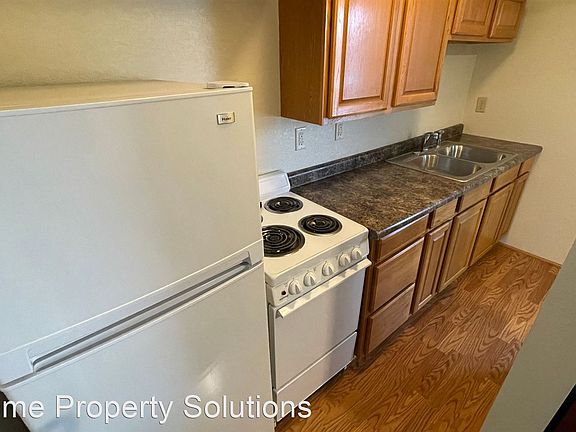 5th image of 523 University Ave #3