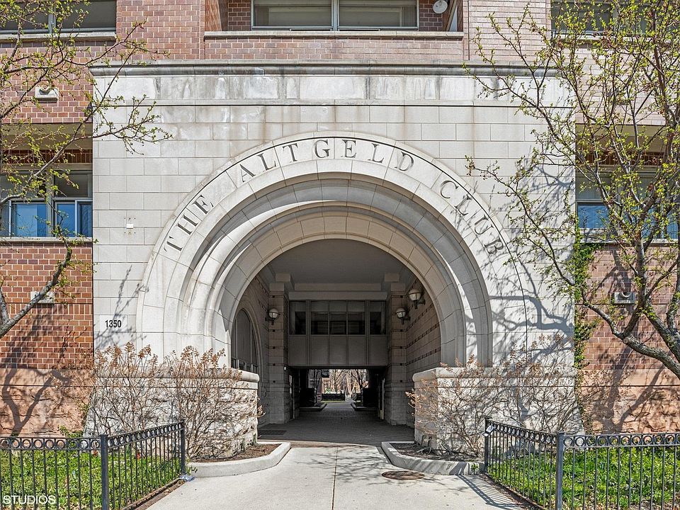 1st image of 1350 W Fullerton Ave #418