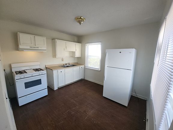 3rd image of 2706 Oxford Ave #11279419