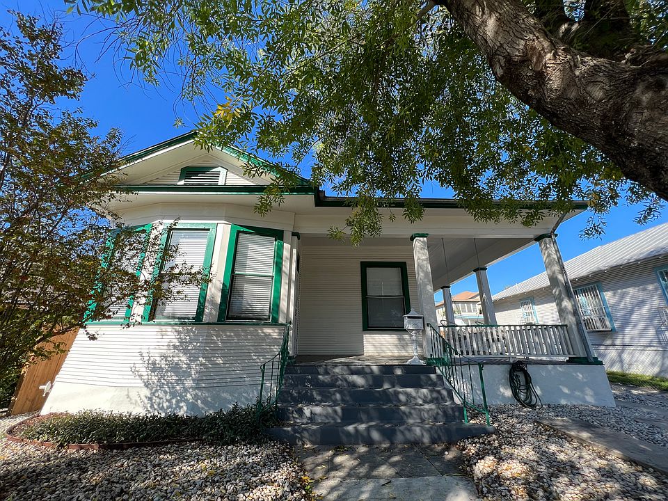 1st image of 825 W Russell Pl #2