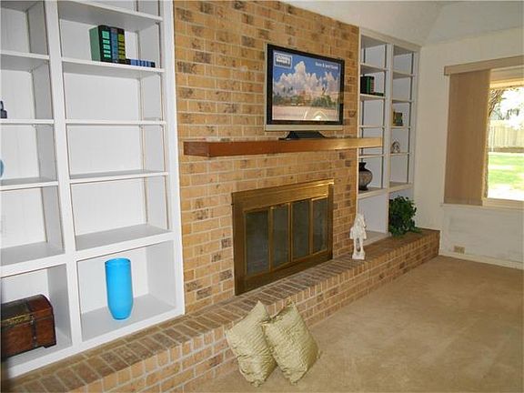 4th image of 9412 Cedar Crest Dr