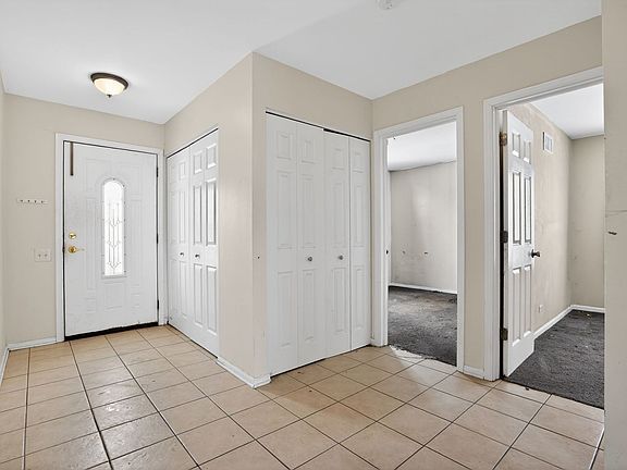 3rd image of 2661 Stanton Cir