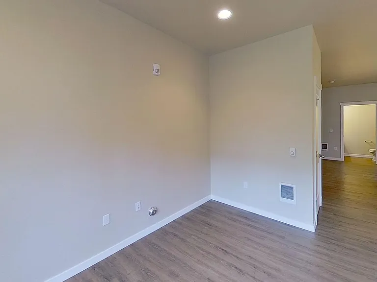 530 Greenwood Dr SW #102 — Photo 19
