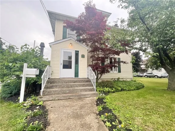 47 S Washington St, North East, PA 16428
