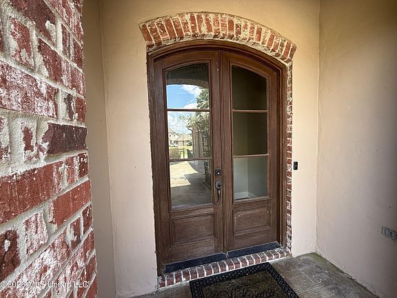 2nd image of 135 Saint Croix Ln