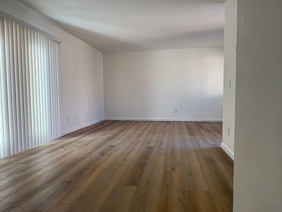 4th image of 28154 Via Princesa APT 1