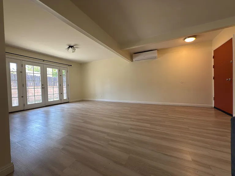 4835 Fiesta Ave — Photo 7