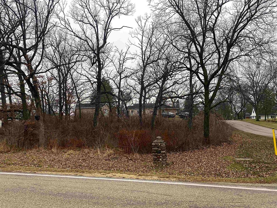 2nd image of 3-5 Shorewood Ter