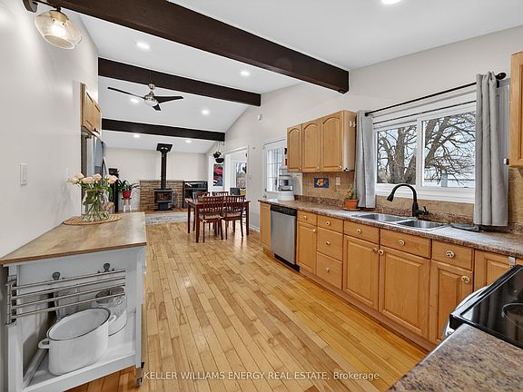 5th image of 602 Hiscock Shores Rd