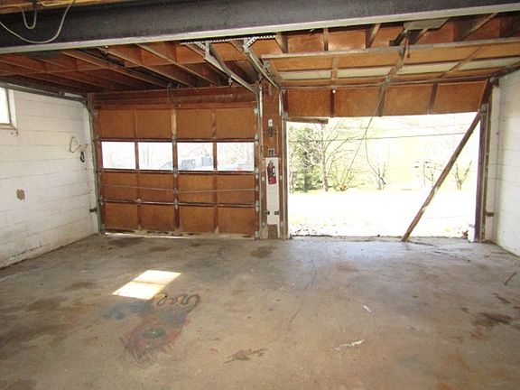 4th image of 60 S Bridge Rd