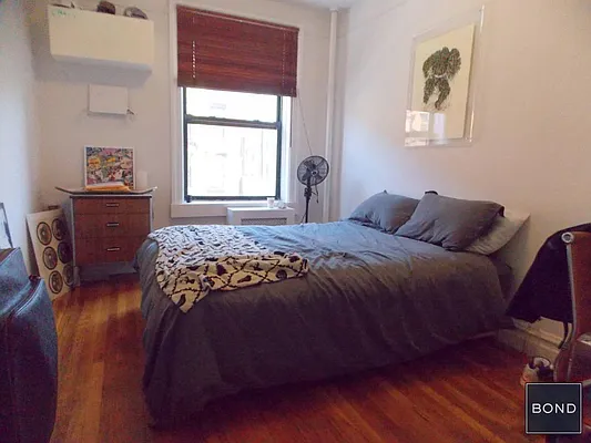 Rented by Bond New York | media 13