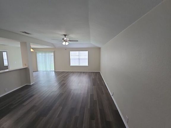 4th image of 266 Big Bear Dr