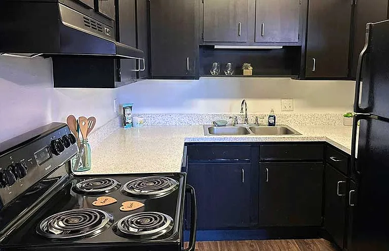 Fountain Square Apartments — Photo 32