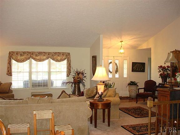 4th image of 126 Mockingbird Cir