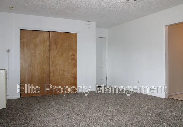1529 Oakshire Ln #2 — Photo 6