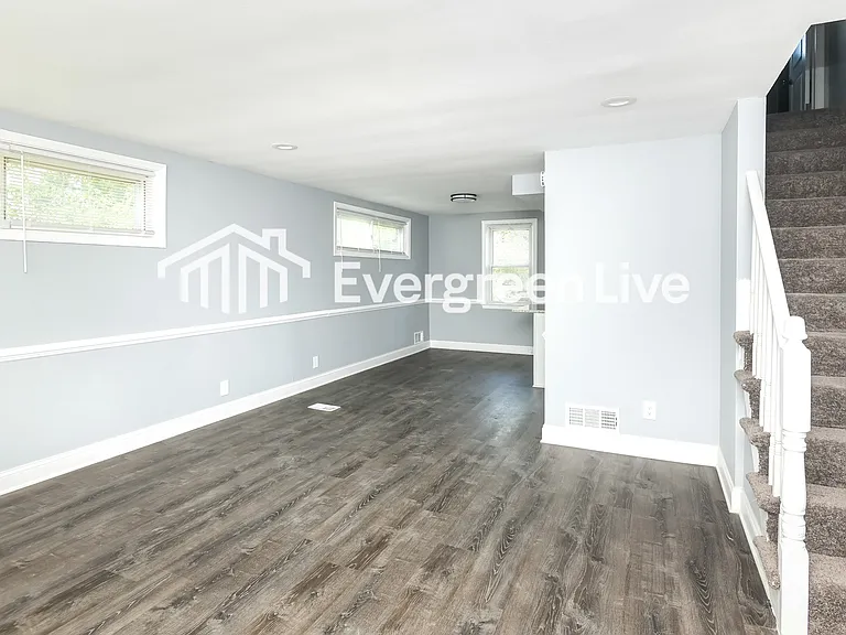 3412 Fleetwood Ave — Photo 2