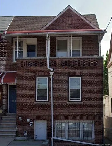 3922 Amundson Ave