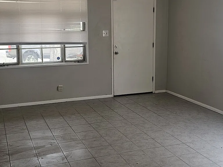 2901 Carol St NE — Photo 11