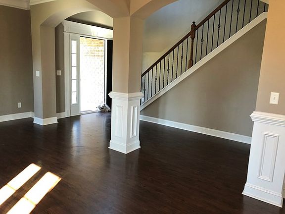 3rd image of 698 Briarcrest Dr NE