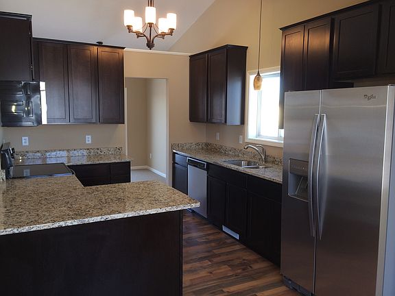 2nd image of 5585 Kalenda Dr NE