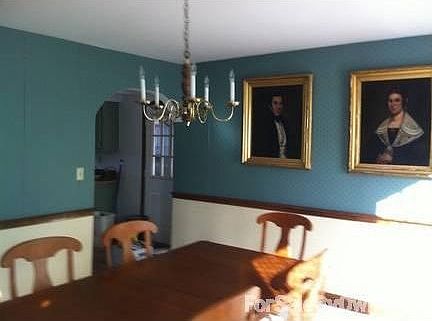 Sunny Dining room