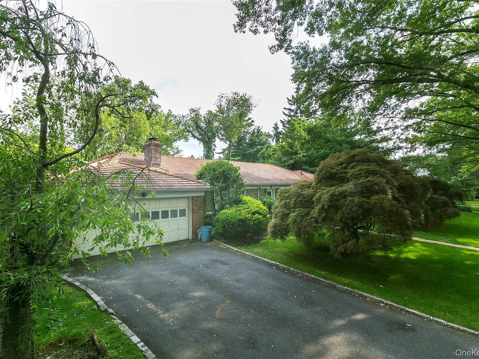 4 bed, 3.5 bath, 3310 sqft, $8,200 — Photo 3