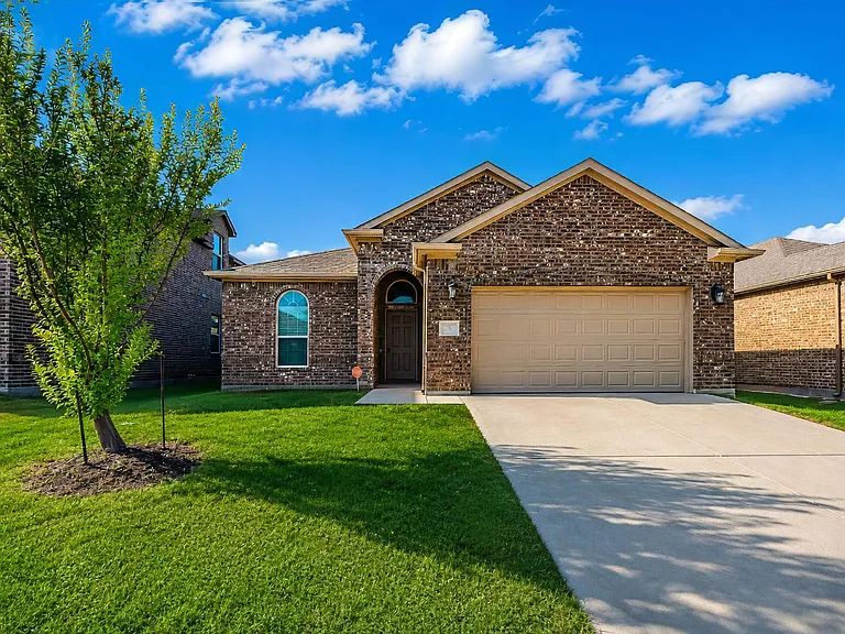 356 Emerald Creek Dr — Photo 1
