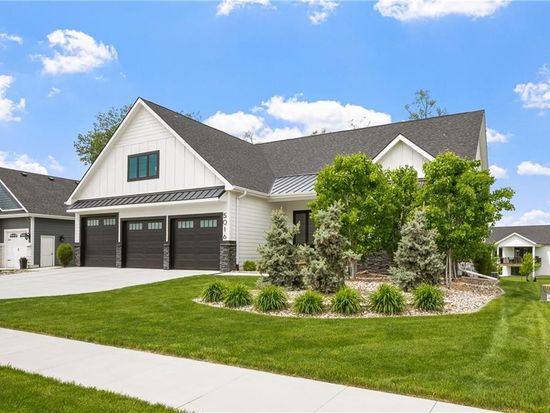 5016 153rd St, Urbandale, IA 50323